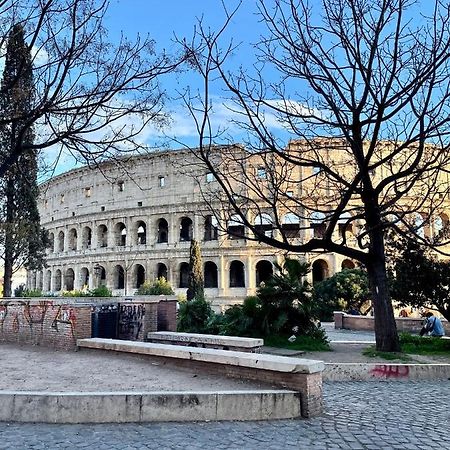 Martina al Colosseo Roma Exterior foto